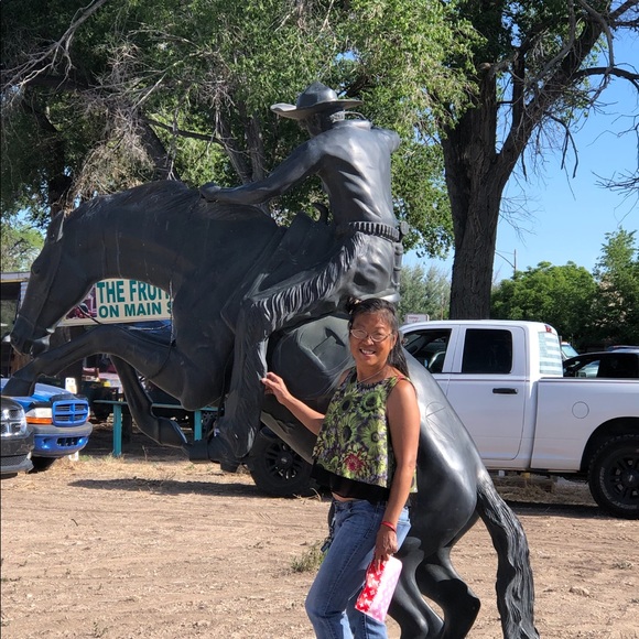 Meet your Posher, Flo - Picture 3 of 6